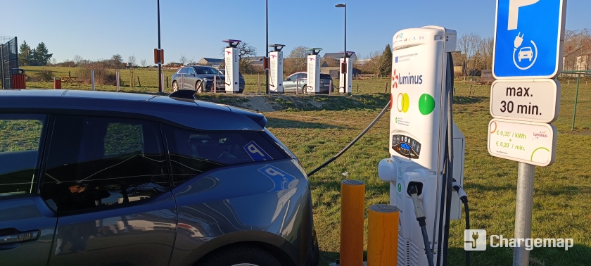 康普利汽車充電樁，滿足您的充電需求