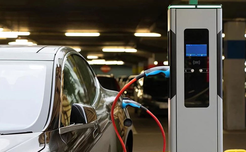 公交站汽車充電樁的規(guī)模化擴張：驅(qū)動可持續(xù)交通的核心力量