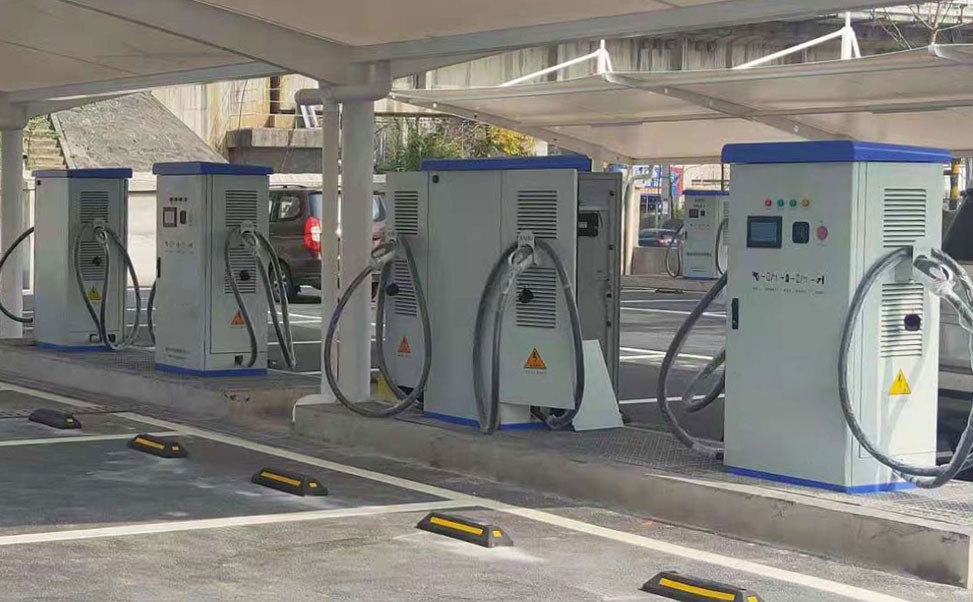 電動(dòng)汽車(chē)充電樁市場(chǎng)風(fēng)險(xiǎn)與投資回報(bào)深度評(píng)估